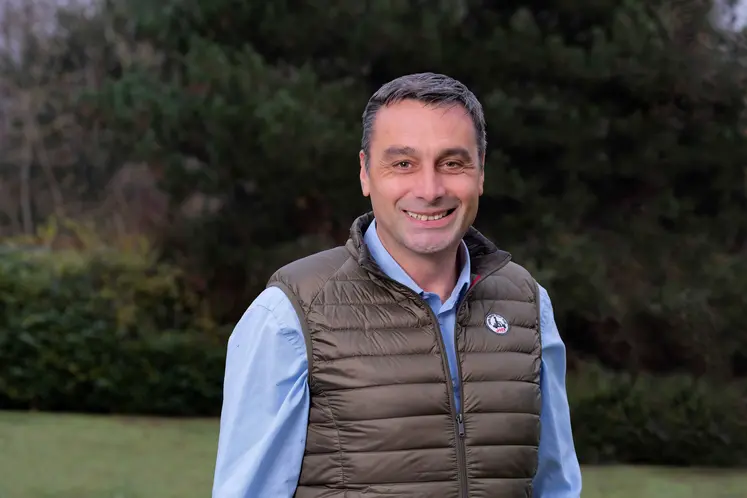 Christophe Devos, viticulteur ardéchois est le nouveau président de Coop de France Auvergne-Rhône-Alpes où il a succédé à Patrice Dumas.