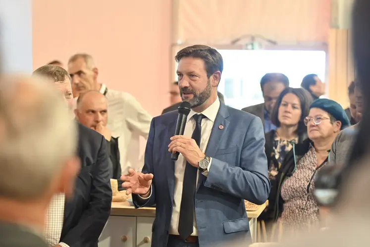 Fabrice Pannekoucke président de la Région Auvergne-Rhône-Alpes.