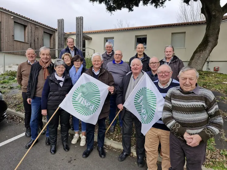 Photo de groupe de la section des anciens exploitants de Nouvelle-Aquitaine