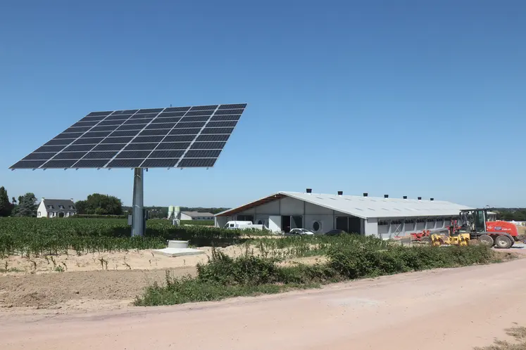 panneau photovoltaïque hangar exploitation