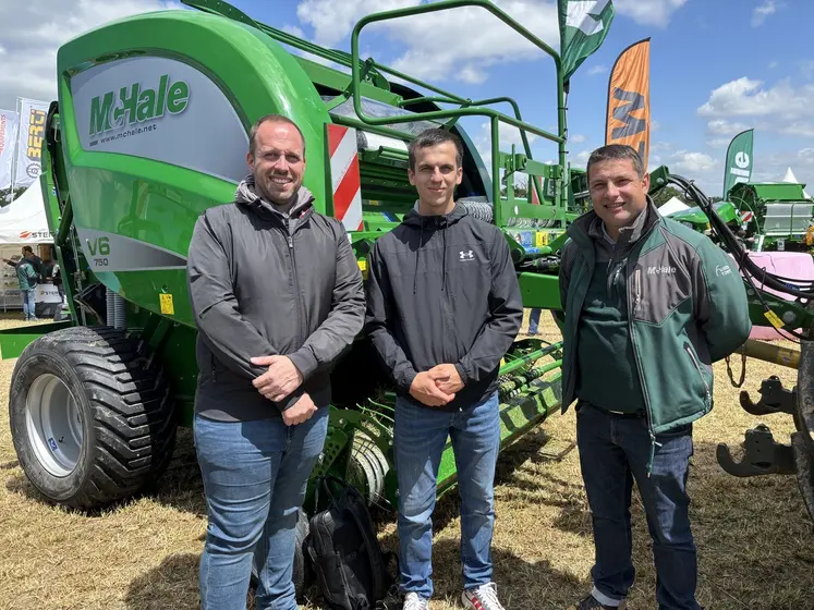 De gauche à droite : Damien Bras, directeur des établissements Marvalin, Romain Mercier et Pierre Guillaume technico-commercial de la zone sud-est chez Sterenn Equipements.