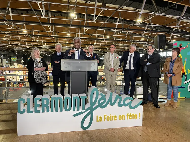 Le préfet du Puy-de-Dôme, Joël Mathurin au micro lors de la conférence de presse tenue à l'inauguration de Clermont Fèira.