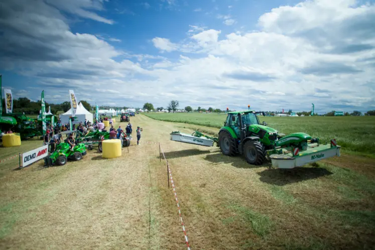 exposition d'une machine agricole