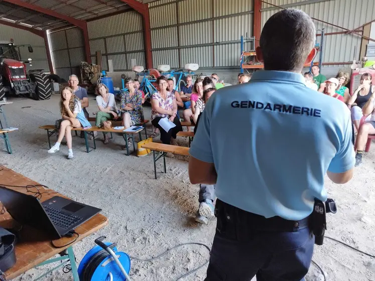 réunion gendarmes agriculteurs