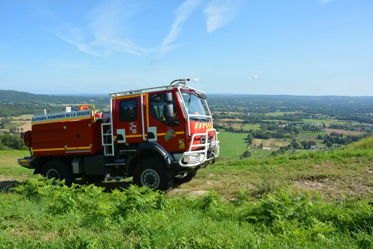 camion de pompiers du SDIS 23