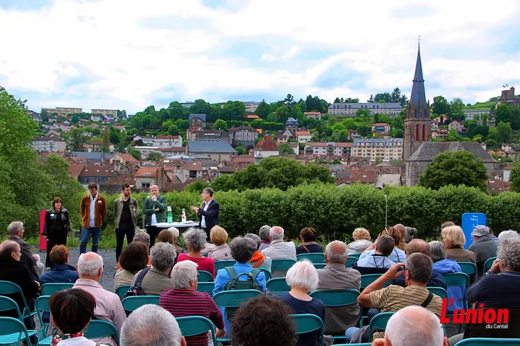 vue sur Aurillac, dans le Cantal, depuis une ancienne friche Engie. 