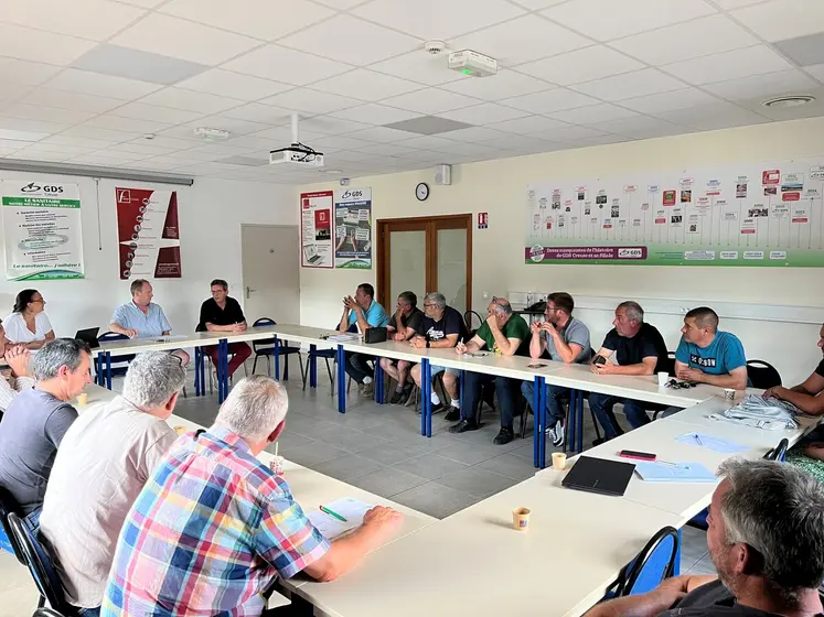 Le docteur Boris Boubet, directeur du GDS, a présenté les risques liés à la dermatose nodulaire contagieuse