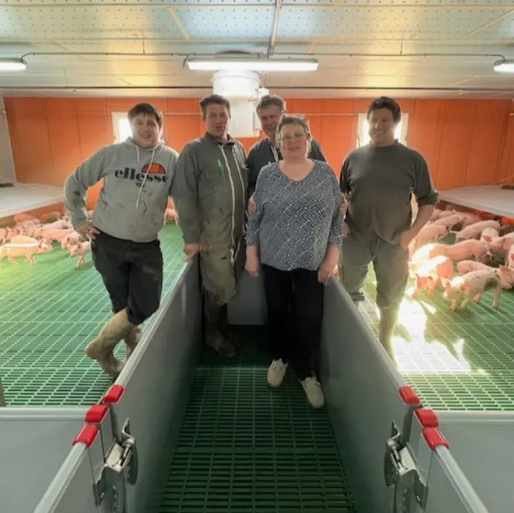 5 associés dans un bâtiment porcin