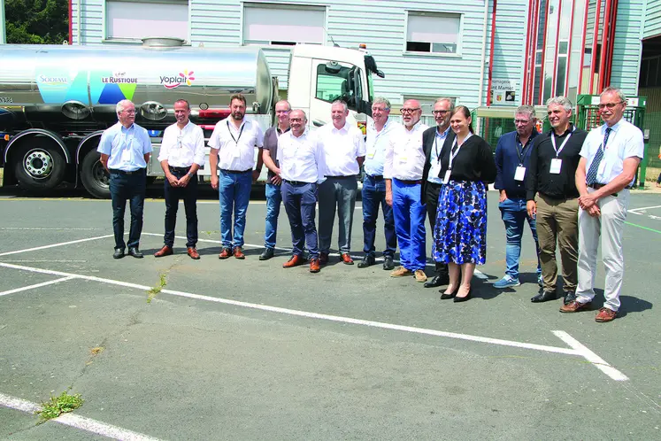 40 ans, anniversaire équipe Sodiaal, camion, ramassage de lait, usine LFO de Saint-Mamet