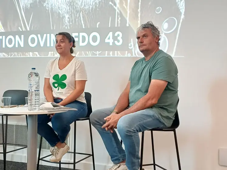 Véronique Roux et Claude Font à la tribune.