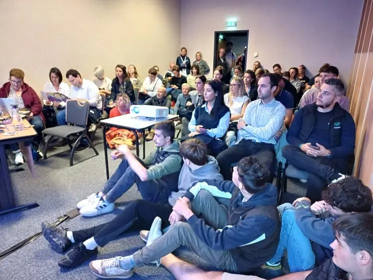 La conférence sur l'IA au service de l'emploi et de la formation en agriculture a connu une belle affluence du public.