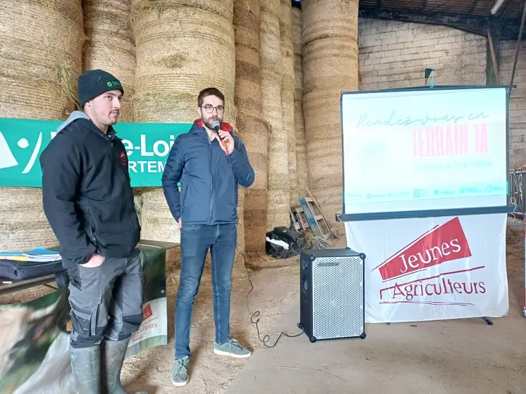 Pierre Pralong et Julien Duplomb lors du dernier "Rendez-vous en terrain JA" à Félines. 