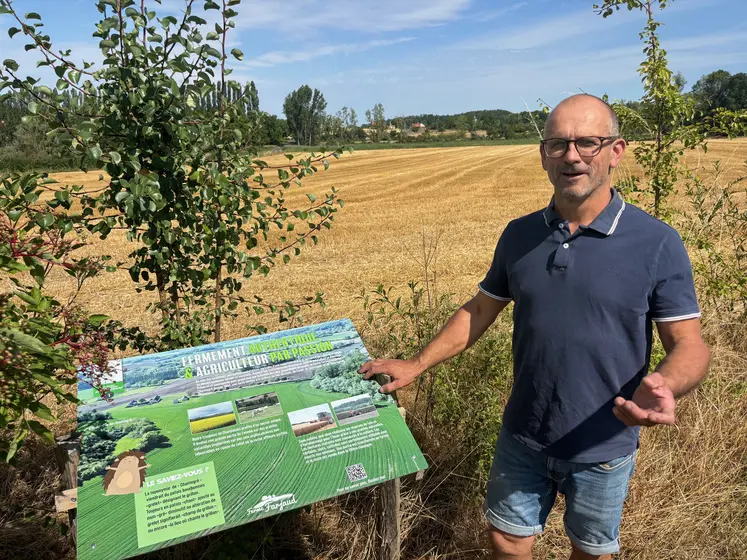 Jérôme Farjaud a mis en place un sentier de randonnée sur son exploitation.