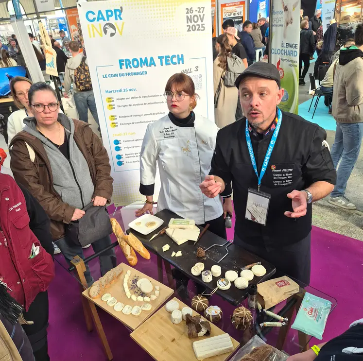 Margaux Bats et Vincent Philippe sur l'espace Froma Tech.