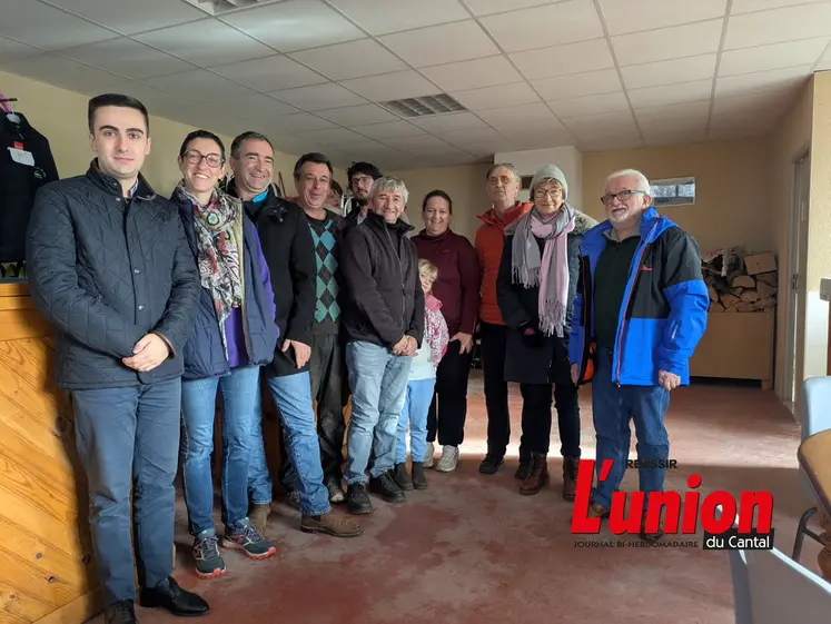 un groupe de personnes