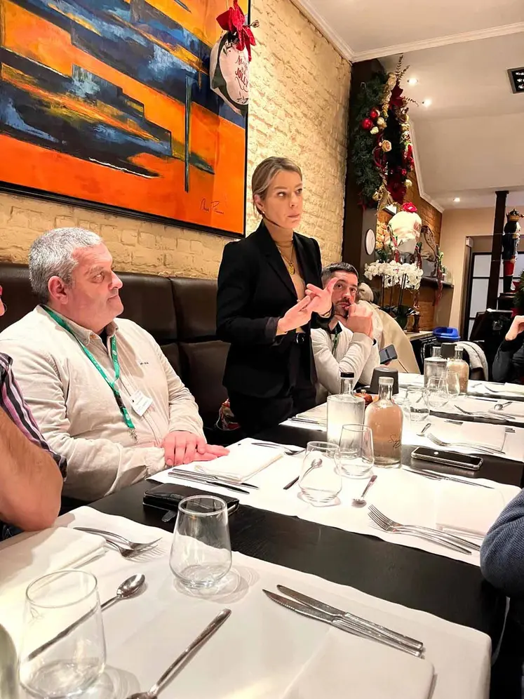 Les agriculteurs ont rencontré la député européenne française et agricultrice Céline Imart.