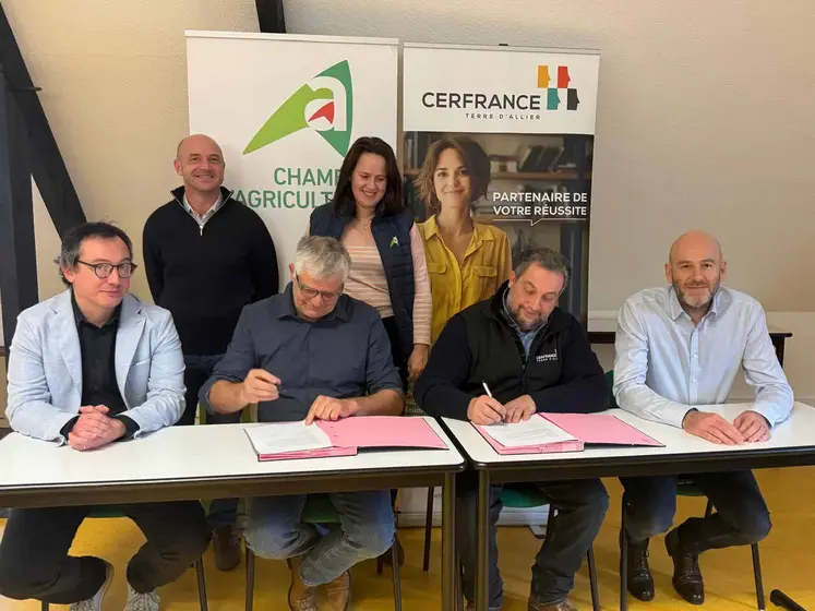signature du partenariat entre Cerfrance Terre d'Allier et la Chambre d'agriculture de l'Allier