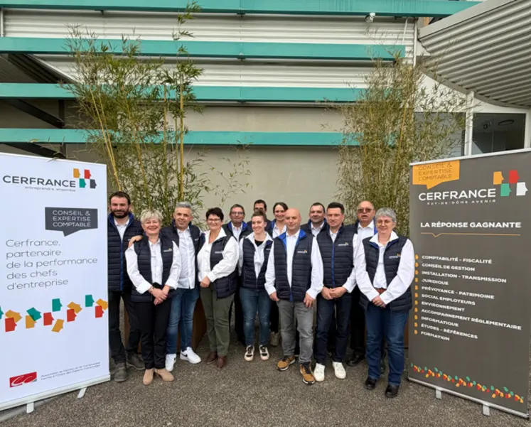 Le conseil d'administration : Vincent Livebardon, Nathalie Gasteau, Paulo Do Couto, Maryse Trillon, Christophe Maffre, Mathieu Daim, Laure Chazalet-Oger, Isabelle Cartier, Christophe Bouterige, Hervé Bouchiche, Bastien Bernard, Jacques Force et Annabelle Borot (à droite sur la photo)