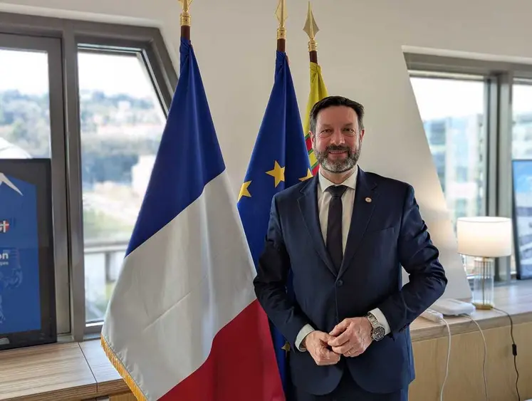 Fabrice Pannekoucke président de la région Auvergne-Rhône-Alpes.