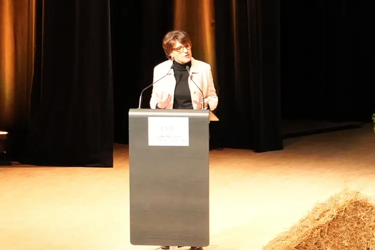 La ministre de l'Agriculture a indiqué au congrès de la FNB, écarter l'hypothèse de la vaccination généralisée contre la DNC.