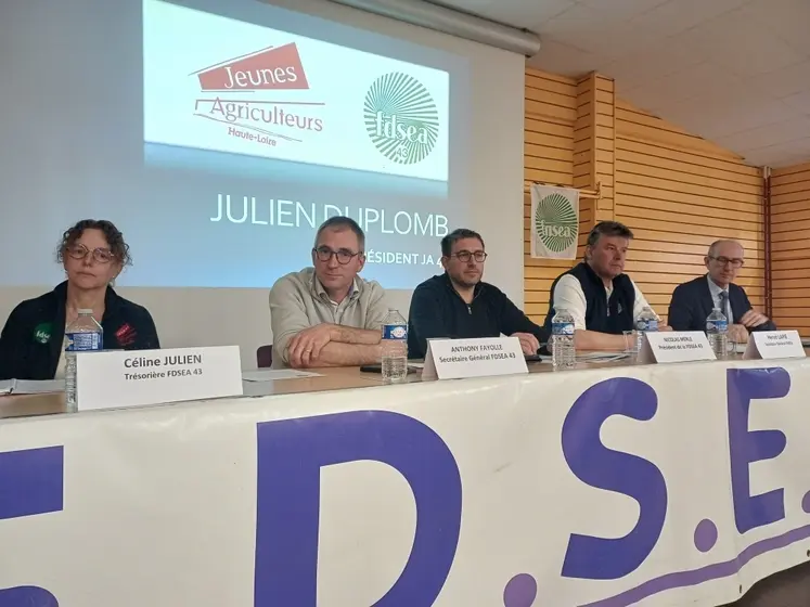 Céline Julien, Anthony Fayolle, Nicolas Merle, Hervé Lapie et Yvan Cordier.