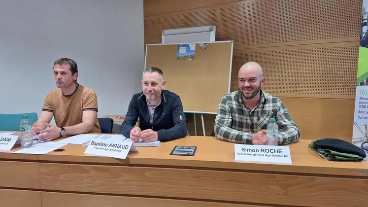 Mathieu Daim, président de Agri Emploi 63 aux côtés de Baptiste Arnaud, Trésorier et Simon Roche, secrétaire général