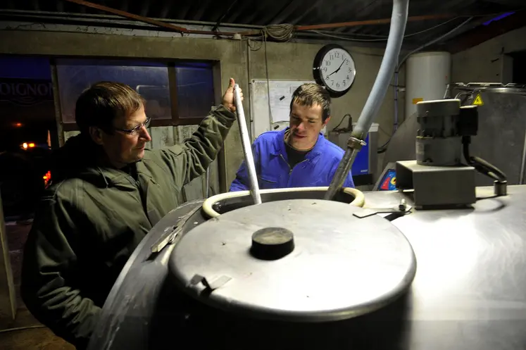 tank à lait avec des gens
