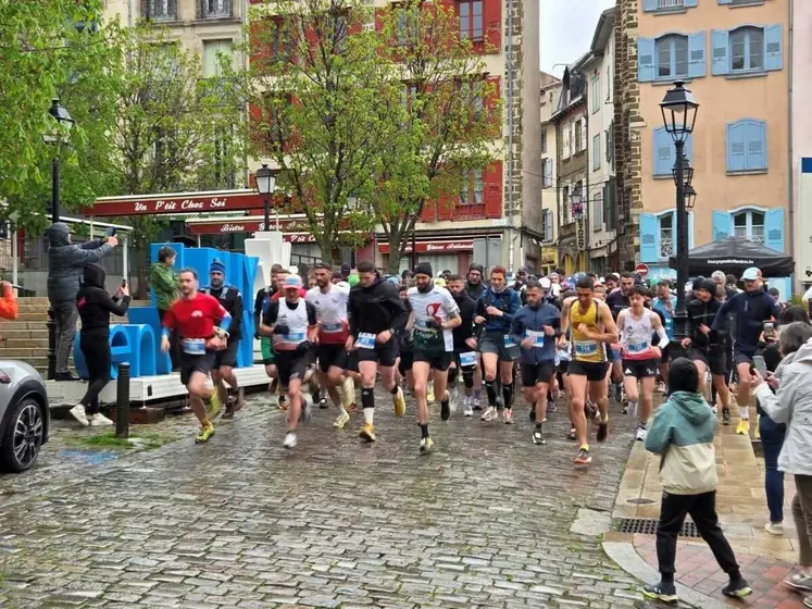 Départ du trail H2O pour 270 candidats 