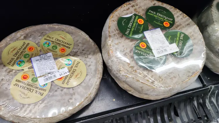 Le 24 avril, les prix constatés dans le magasin atteignaient 24,99€/kg. 