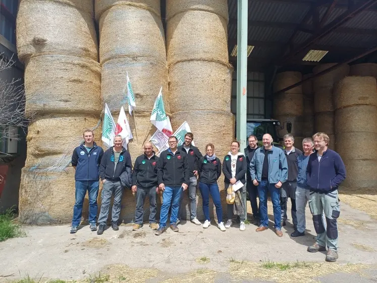 Le 18 mai, la FDSEA et les JA ont réuni la presse sur les terres du Gaec des Cabarets.