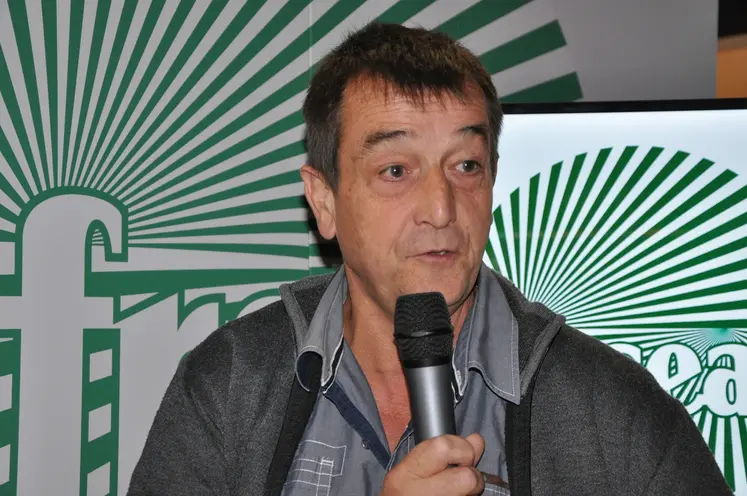 Éric Richard est producteur de lait à Javaugues en Haute-Loire.