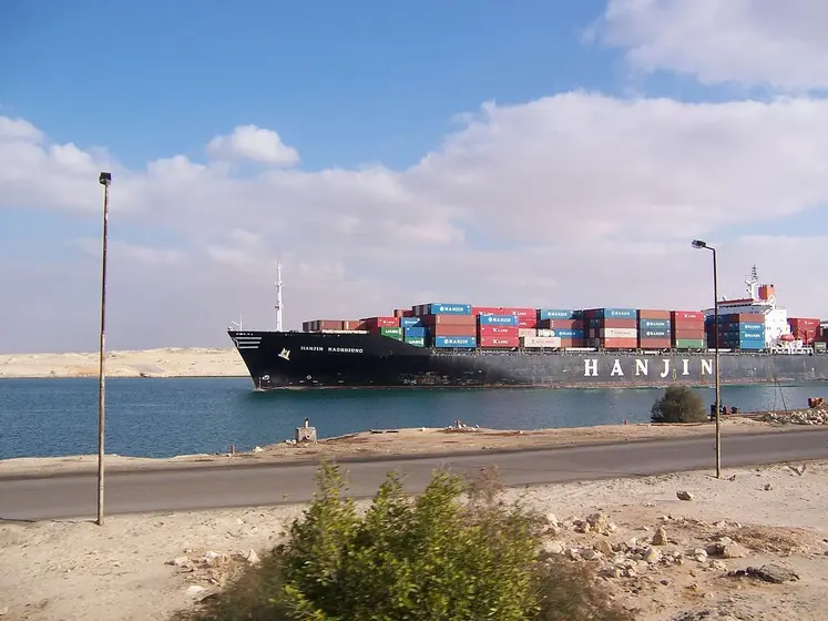 Malgré l'accord de paix signé le 17 juin dernier entre l'Iran et les Etats-Unis, le traffic sur le détroit d'Ormuz repart très lentement.