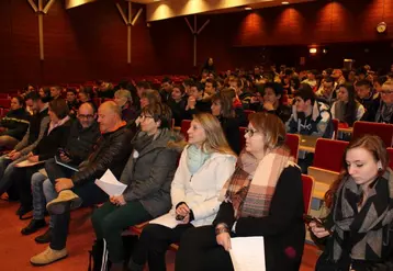 Une centaine d’élèves ont participé à l’événement.