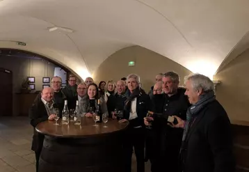 Les acteurs du vignoble lors de la visite de la cave coopérative de l’Union des vignerons.