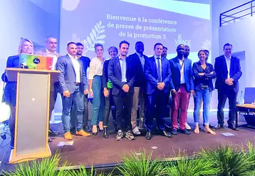 Les 10 nouvelles start-ups ont pris possession des lieux en présence des dirigeants du Crédit agricole Centre France.