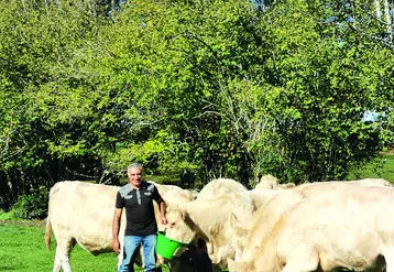 Co-président du concours, Jean-Claude Faure est éleveur de charolaises au sein du GAEC des Deux villages et conseiller municipal de la commune. 