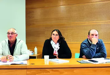 Christophe Ferret, président de Terre d'emplois 63 aux côtés d'Amandine Gueguen et Jérôme Arnaud, respectivement administratrice et trésorier de l'association.