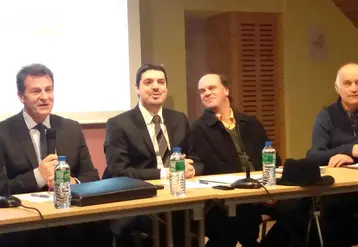 Le président Jean-Marc Boyer a fait témoigner les représentants des communes bénéficiaires de l’appel à projet TEPCV.
