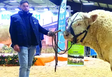 Clément Mazet vient d’être élu vice-président de l’EDE 63 cumulant ainsi avec sa fonction de président de Conseil Élevage bovin viande.