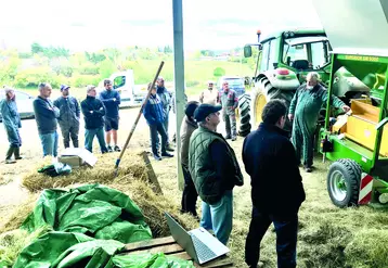 Démonstration d'un aplatisseur SUPERIOR pour la fabrication d'aliment, dans le Puy-de-Dôme.