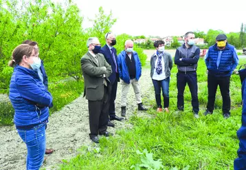 Le Préfet Philippe Chopin, aux côtés du directeur de la DDT Armand Sanséau, est venu présenter le plan de soutien aux agriculteurs sinistrés par l'épisode de gel d'avril.