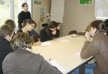 Olivier Melloux, technicien à Sicaba, a présenté aux élèves la société et son fonctionnement actuel.