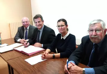 Jean-Marc Boyer entouré de Philippe Jusserand, Nathalie
Huck-Frolier et Roger Garde, vice-président du Parc.