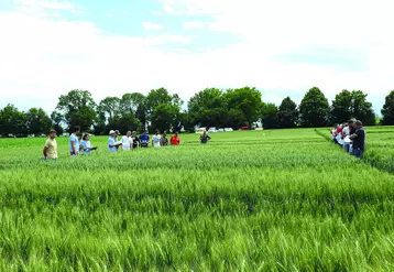 Lors de la visite de la plateforme d'Arvalis à Sardon, un point météo complet a été fait avant la présentation des 39 variétés à l'essai (Ndlr : événement tenu avant les orages des 3 et 4 juin). 