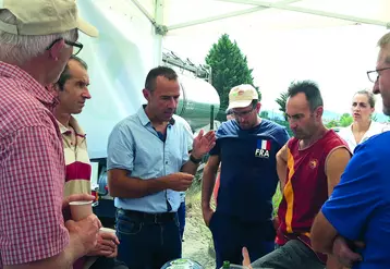 Jérôme Aubert, président de Sodiaal Massif central est venu à la rencontre des producteurs de lait.
