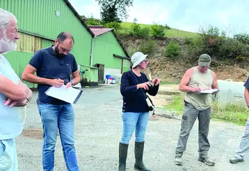 Sur le secteur de Thiers, Sabine Tholoniat a accueilli le représentant de l'Administration pour une tournée sécheresse.