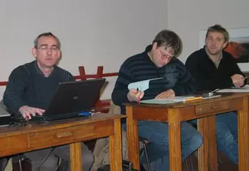 Le président René Marc Mercier et le vice président, Mathieu Pelissier ont conduit l’assemblée générale du syndicat Prim’Holstein aux côtés de Daniel Montagnon
