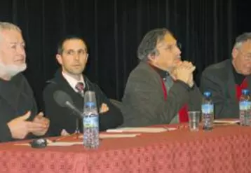 Michel Thouly, représentant l’Udsea, Fabien Conord, Bernard Favodon et Pierre Juquin.