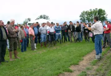 Les exploitants attentifs aux solutions techniques fournies par les techniciens de Domagri.