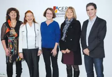 De gauche à droite : Michelle Delsuc, présidente, Suzanne Peyronny, Françoise Kajfasz, Martine Begon et Michel Fabre, directeur.